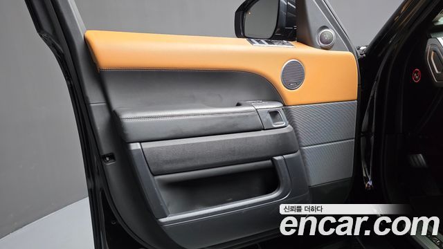Land Rover Range Rover Sport 2021 — photo 14