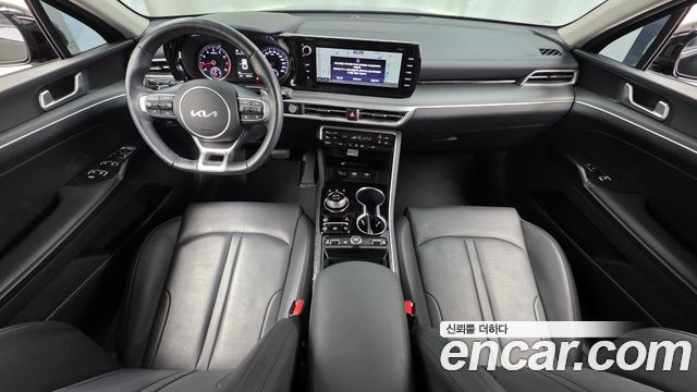 Kia K5 2023 — photo 10