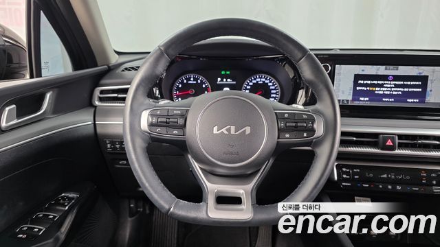 Kia K5 2023 — photo 18