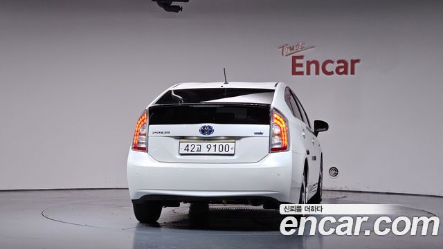 Toyota Prius 2012 — photo 4