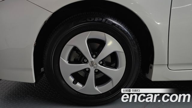 Toyota Prius 2012 — photo 5
