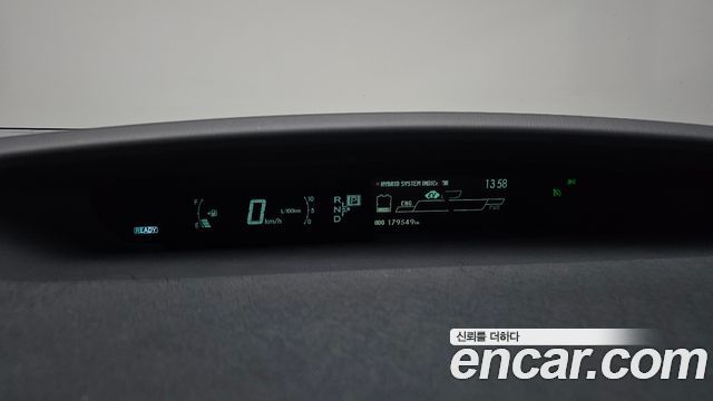 Toyota Prius 2012 — photo 8