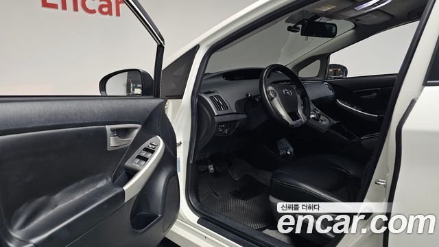 Toyota Prius 2012 — photo 10