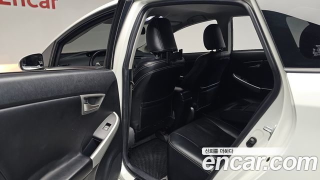 Toyota Prius 2012 — photo 12