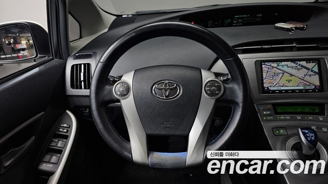 Toyota Prius 2012 — photo 13
