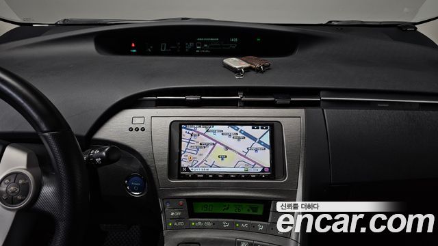 Toyota Prius 2012 — photo 14