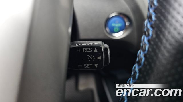 Toyota Prius 2012 — photo 16