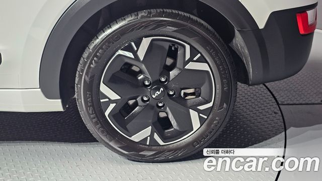 Kia Niro 2024 — photo 7