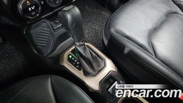 Jeep Renegade 2017 — photo 9