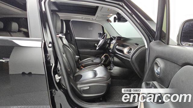 Jeep Renegade 2017 — photo 12