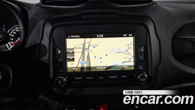 Jeep Renegade 2017 — photo 17