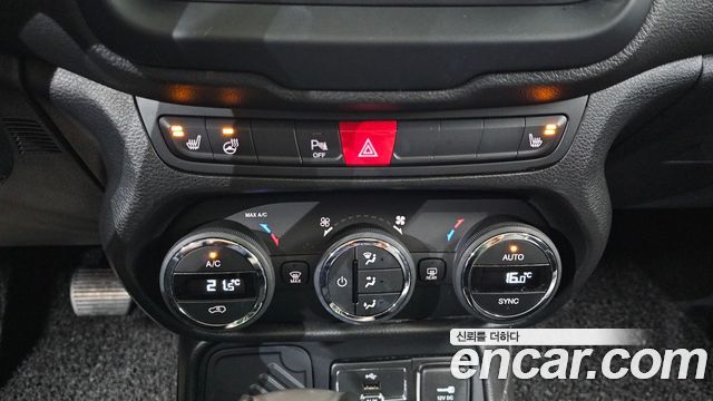 Jeep Renegade 2017 — photo 19