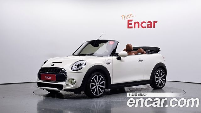 Mini Cooper Convertible 2016 — photo 1