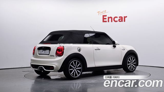 Mini Cooper Convertible 2016 — photo 2