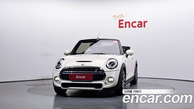 Mini Cooper Convertible 2016 — photo 3