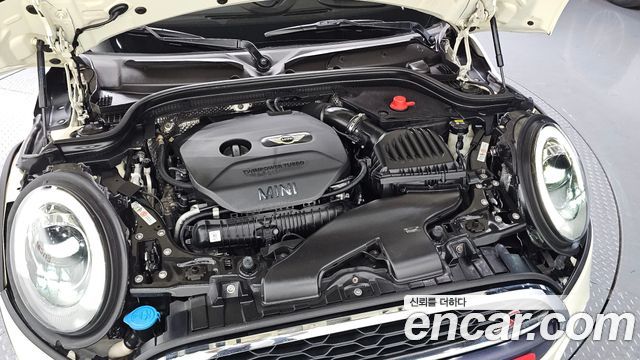 Mini Cooper Convertible 2016 — photo 6