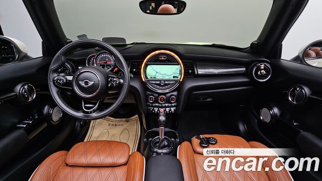 Mini Cooper Convertible 2016 — photo 10