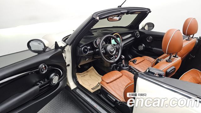 Mini Cooper Convertible 2016 — photo 13