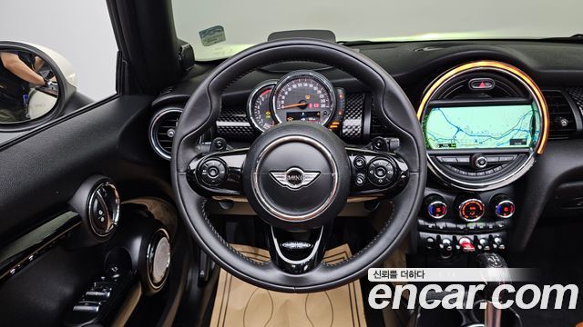 Mini Cooper Convertible 2016 — photo 18