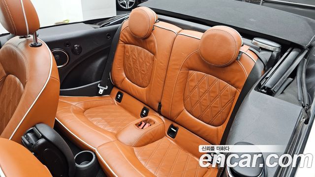 Mini Cooper Convertible 2016 — photo 22