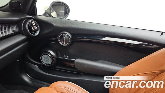 Mini Cooper Convertible 2016 — photo 15