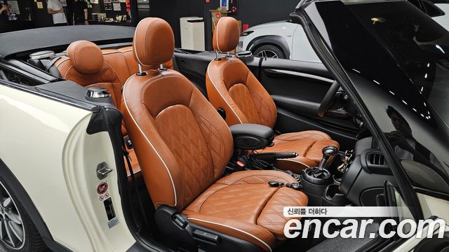 Mini Cooper Convertible 2016 — photo 16