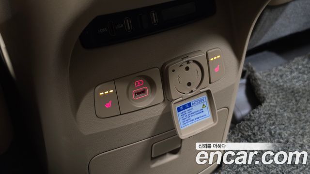 Kia Canival 2015 — photo 21