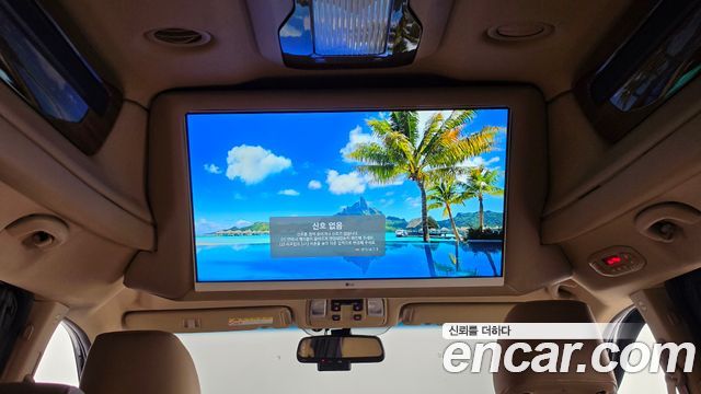 Kia Canival 2015 — photo 22