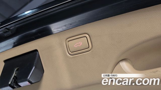 Kia Canival 2015 — photo 24