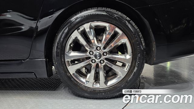 Kia Canival 2015 — photo 7
