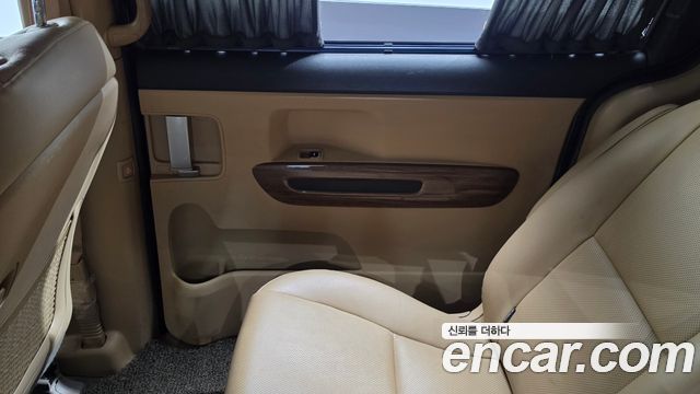 Kia Canival 2015 — photo 15