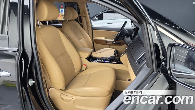 Kia Canival 2015 — photo 16