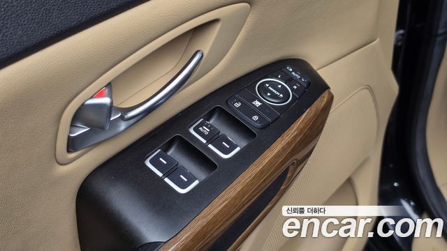 Kia Canival 2015 — photo 27