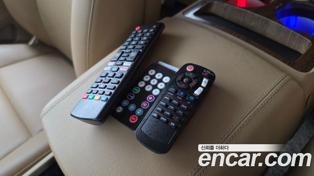 Kia Canival 2015 — photo 29
