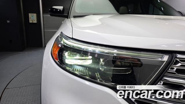 Ford Explorer 2020 — photo 8