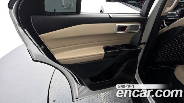 Ford Explorer 2020 — photo 15
