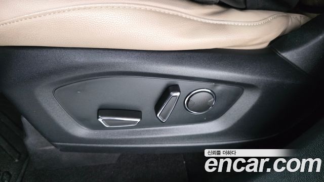 Ford Explorer 2020 — photo 32