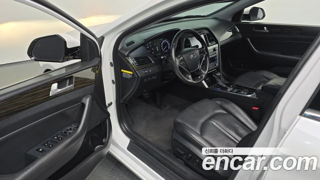 Hyundai Sonata 2016 — photo 13