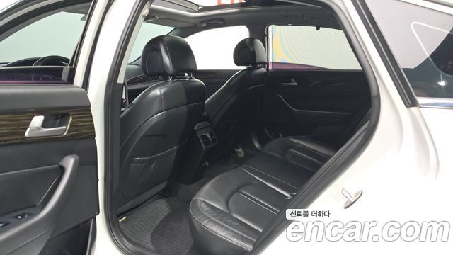 Hyundai Sonata 2016 — photo 17