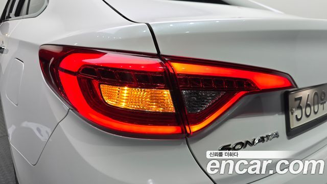 Hyundai Sonata 2016 — photo 9