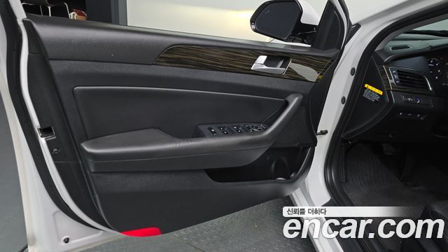 Hyundai Sonata 2016 — photo 14