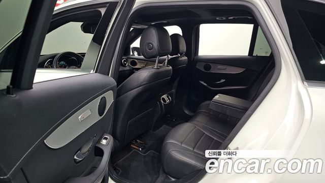 Mercedes-Benz GLC-Class 2021 — photo 18