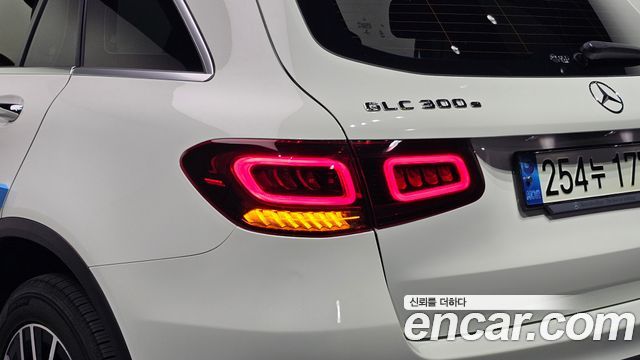 Mercedes-Benz GLC-Class 2021 — photo 9