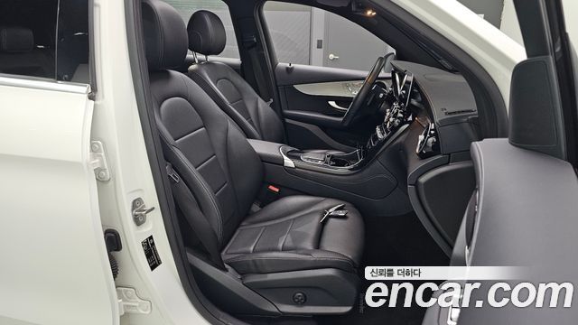 Mercedes-Benz GLC-Class 2021 — photo 16