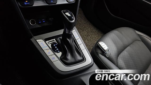 Hyundai AVANTE 2020 — photo 12