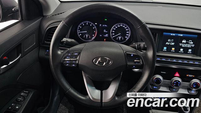 Hyundai AVANTE 2020 — photo 19