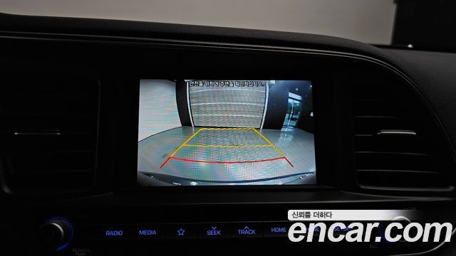 Hyundai AVANTE 2020 — photo 21