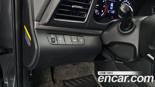 Hyundai AVANTE 2020 — photo 25