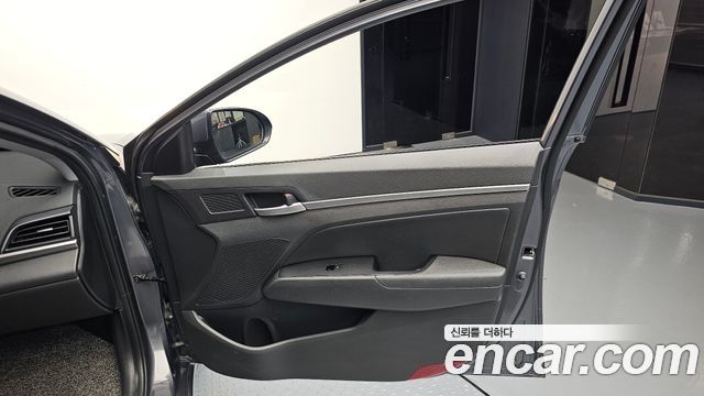Hyundai AVANTE 2020 — photo 14