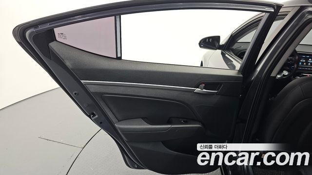 Hyundai AVANTE 2020 — photo 15